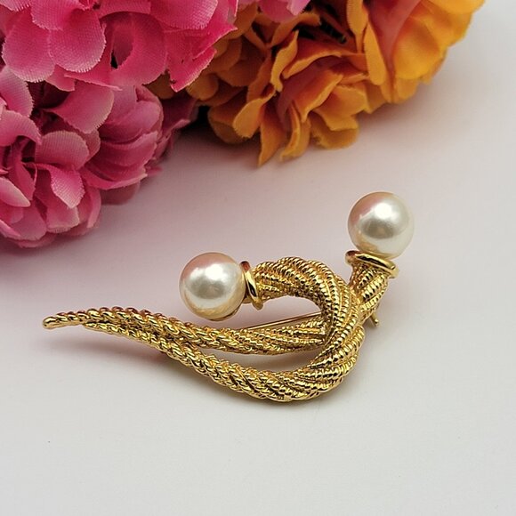 Vintage UNSIGNED Christian Dior Gold Tone Double Pearl Rope Chain Brooch 2.75" - Picture 1 of 8